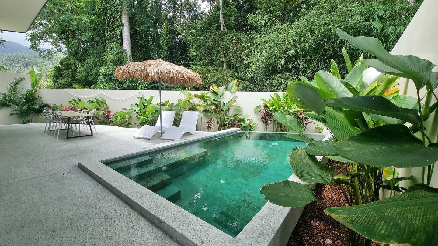 Pool Villa Koh Samui - private salt-water infinity pool surrounded by tropical garden, Lamai